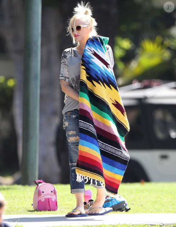 Gwen Stefani, enceinte, avec ses enfants Kingston et Zuma dans un parc à Santa Monica, le 15 septembre 2013.