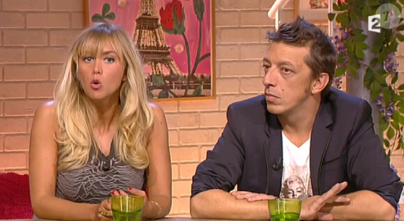 Enora Malagré dans l'émission de Stéphane Bern, "Comment ça va bien ?". Septembre 2013.