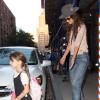 Katie Holmes et sa fille Suri Cruise à New York, le 20 septembre 2013.