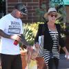 Pink et son époux Carey Hart emmènent leur fille Willow prendre le petit déjeuner à "Coogies", à Malibu, le 22 septembre 2013.