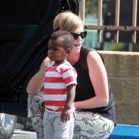 Charlize Theron : Son fils Jackson, 18 mois, est vraiment trop mignon
