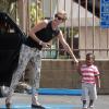 Exclusif - Charlize Theron et son adorable fils Jackson au Coffee Bean à West Hollywood, le 25 septembre 2013.