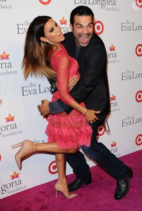 Eva Longoria et Ricardo Chavira lors du dîner annuel de sa fondation, le samedi 28 septembre 2013 à Hollywood.