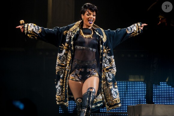 Rihanna, déchaînée en concert à la Rod Laver Arena à Melbourne. Le 30 septembre 2013.