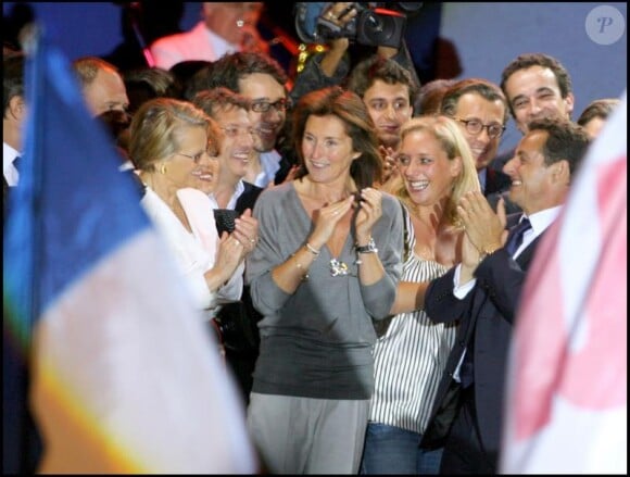 Victoire de Nicolas Sarkozy à la présidentielle fêtée à la Concorde le 7 mai 2007 à Paris. 