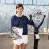 Tiffani Thiessen à l'Empire State Building pour présenter la campagne Jumpstart's Read for the Record à New York, le 2 octobre 2013.