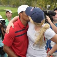 Lindsey Vonn et Tiger Woods: Câlins et baisers, fous d'amour à la Presidents Cup