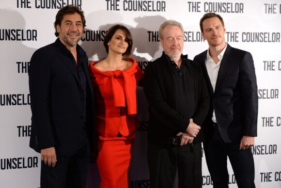 Penélope Cruz, Javier Bardem, Ridley Scott et Michael Fassbender réunis à l'occasion de la conférence de presse du film Cartel, à Londres, le samedi 5 octobre 2013.
