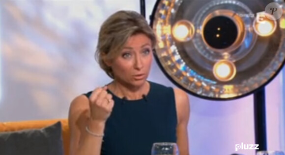 Mardi 8 octobre, Michel Drucker était l'invité de la belle Anne-Sophie Lapix dans "C à vous" sur France 5.