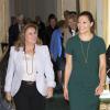 La princesse Victoria de Suède et la grande-duchesse Maria Teresa de Luxembourg lors d'une réunion des membres d'honneur du Comité International Paralympique le 8 octobre 2013 au palais royal à Bruxelles.