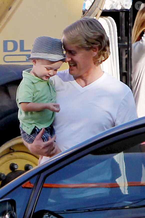 Owen Wilson avec son fils Robert Ford Wilson à Atlanta le 10 septembre 2012.