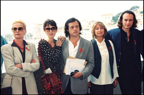 Virna Lisi, Isabelle Adjani, Patrice Chéreau, Danièle Thompson et Vincent Perez au Festival de Cannes lors de la présentation du film La Reine Margot en 1994