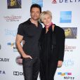 Hugh Jackman et son épouse Deborra-Lee Furness à la soirée de charité "One Night Only" au Dolby Theatre de Los Angeles, le 12 octobre 2013.