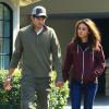 Exclusif - Mila Kunis et Ashton Kutcher dans les rues de Sherman Oaks, le 13 octobre 2013.