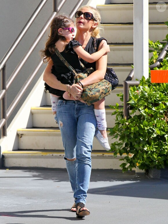 Sarah Michelle Gellar et sa fille Charlotte à Los Angeles, le 12 octobre 2013.