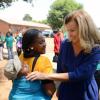 Valérie Trierweiler, lors d'une visite à l'hôpital pour enfants de Natalspruit à Johannesburg, le 14 octobre 2013
