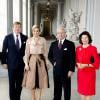 Le roi Willem-Alexander et la reine Maxima des Pays-Bas étaient reçus à Stockholm le 14 octobre 2013 par le roi Carl XVI Gustaf de Suède, la reine Silvia, la princesse Victoria, le prince Daniel et le prince Carl Philip pour leur visite inaugurale.