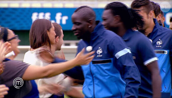 L'équipe de France de football dans Masterchef 4, épisode du vendredi 18 octobre 2013 sur TF1.