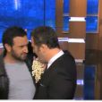 Cyril Hanouna et Arthur chantent D'amour ou d'amitié de Céline Dion dans Ce soir avec Arthur sur TF1, le vendredi 18 octobre 2013