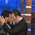 Cyril Hanouna et Arthur chantent D'amour ou d'amitié de Céline Dion dans Ce soir avec Arthur sur TF1, le vendredi 18 octobre 2013