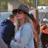 Exclusif - Kim Basinger à la chasse à la citrouille avec sa fiile Ireland Baldwin et son petit ami dans le quartier de Woodland Hills, Los Angeles le 13 octobre 2013.