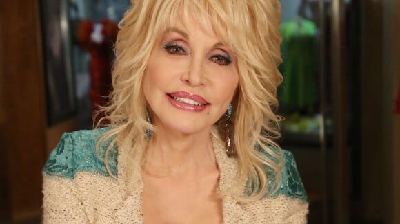 Dolly Parton hospitalisée : La reine de la country victime d'un accident...