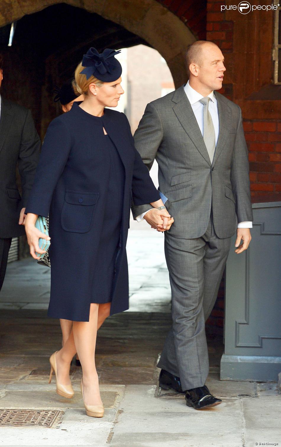 Zara Phillips (marraine) et Mike Tindall au baptême du prince George de Cambridge, premier enfant du prince William et de Kate Middleton, en la chapelle royale du palais Saint James, à Londres, le 23 octobre 2013.