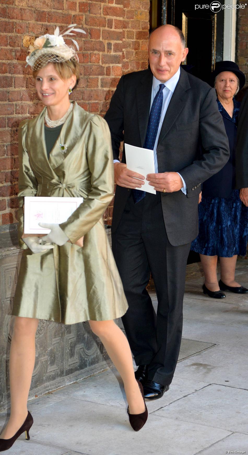 Jamie Lowther-Pinkerton (parrain) et sa femme au baptême du prince George de Cambridge, premier enfant du prince William et de Kate Middleton, en la chapelle royale du palais Saint James, à Londres, le 23 octobre 2013.