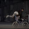Grand Corps Malade met en scène un champion de BMX dans le clip de son nouveau single intitulé Funambule.