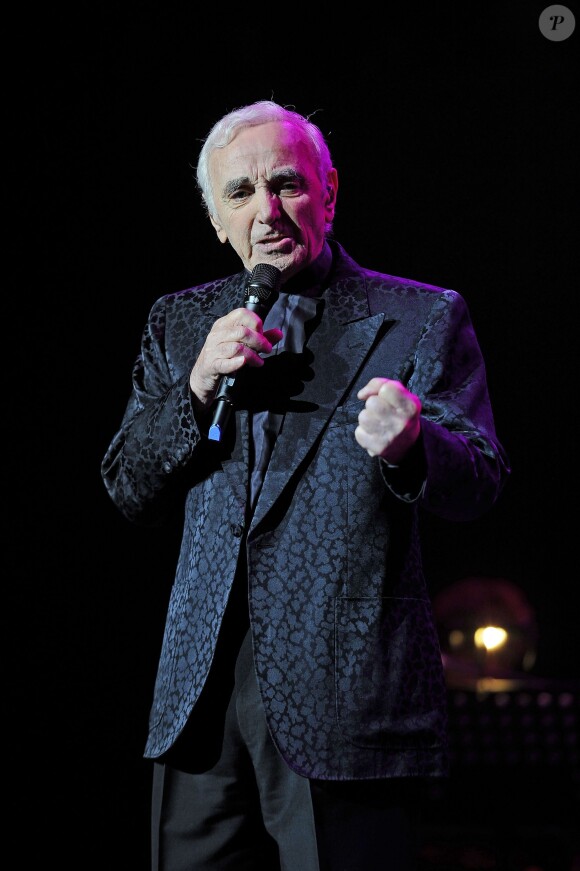 L'incontournable Charles Aznavour en concert au Royal Albert Hall à Londres, le 25 octobre 2013.