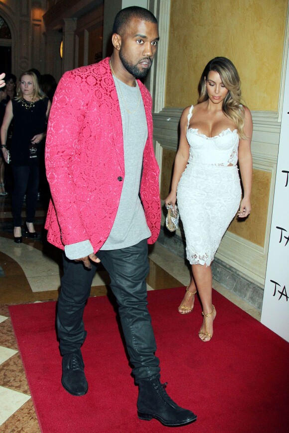 Kim Kardashian et Kanye West au TAO à Las Vegas. Le 25 octobre 2013.