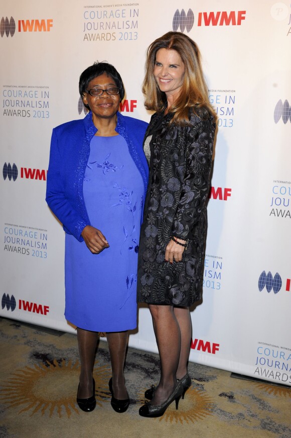 Edna Machirori et Maria Shriver à la soirée "Courage in Journalism Awards" au Beverly Hills Hotel de Los Angeles, le 29 octobre 2013.