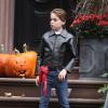 Le fils de Sarah jessica Parker, James Broderick, déguisé pour Halloween à West Village, New York, le 31 octobre 2013.