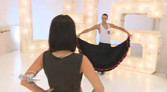 La chanteuse Alizée lors de son entraînement pour "Danse avec les stars" 4. La jolie brune a effectué une danse très collée-serée avec son partenaire.