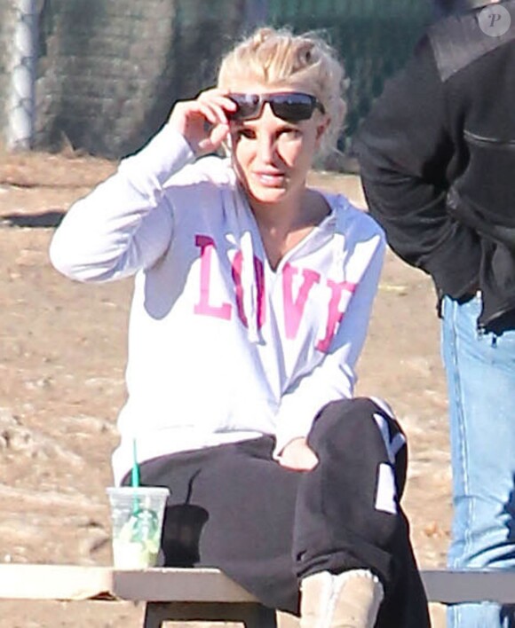 Britney Spears assiste au match de football de ses fils à Woodland Hills (Los Angeles), le 2 novembre 2013.