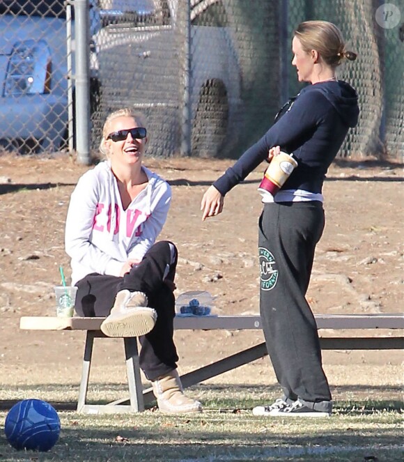 Britney Spears assiste au match de football de ses fils à Woodland Hills (Los Angeles), le 2 novembre 2013.