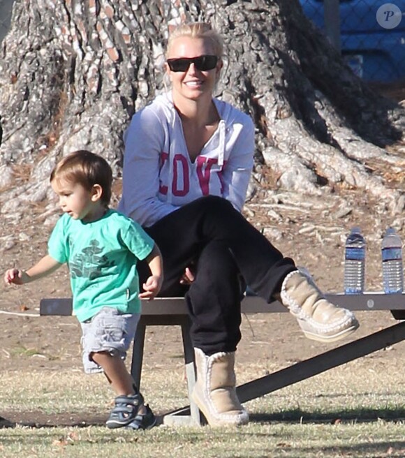 Britney Spears assiste au match de football de ses fils à Woodland Hills (Los Angeles), le 2 novembre 2013.