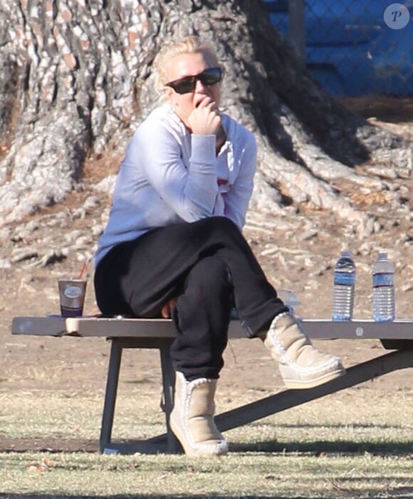 Britney Spears assiste au match de football de ses fils à Woodland Hills (Los Angeles), le 2 novembre 2013.