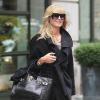 Heidi Klum quitte son hôtel de New York, le 1er novembre 2013.