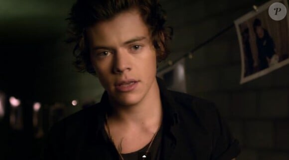Harry Styles dans le clip de Story of My Life.