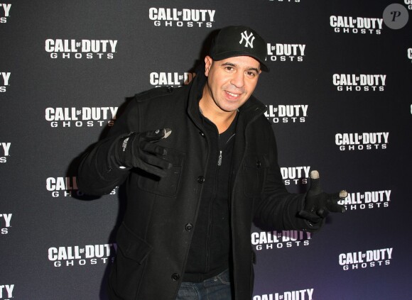 Cut Killler lors de la soirée de lancement de Call of Duty : Ghosts (disponible le 5 novembre 2013) le 4 novembre 2013 au Yoyo, au Palais de Tokyo, à Paris.