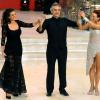 Andrea Bocelli dans le "Danse avec les stars" italien avec sa fiancée Veronica Berti et sa prof Nancy à Rome le 2 novembre 2013.