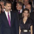 Letizia et Felipe d'Espagne assistent à la remise du prix de journalisme Francisco Cerecedo à l'hôtel Ritz. Madrid, le 6 novembre 2013.