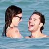 Rumer Willis et son petit ami Jayson Blair passent la journée en amoureux sur une plage de Miami, le 8 novembre 2012.