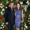 Elizabeth Hurley et son boyfriend Shane Ward lors du lancement de sa ligne de vêtements Queenspark à Sydney, le 8 novembre 2013.
