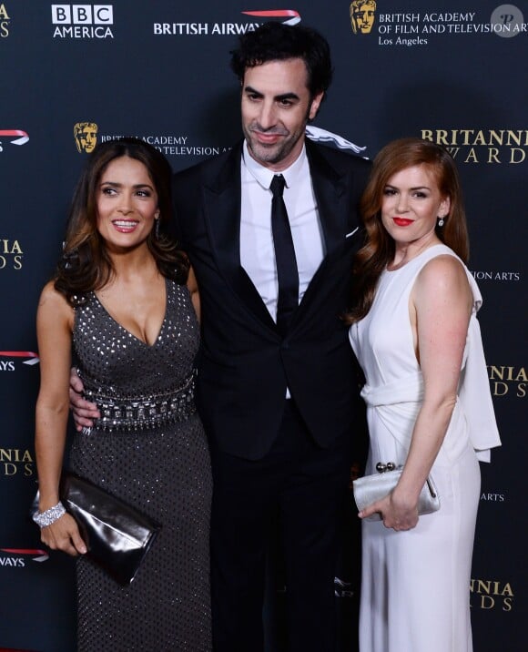 Sacha Baron Cohen, sa femme Isla Fisher et Salma Hayek lors des BAFTA LA Britannia Awards au Beverly Hilton Hotel à Beverly Hills, Los Angeles, le 9 novembre 2013