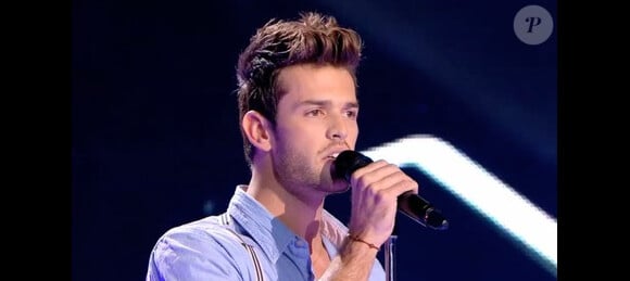 Florent Torres membre de l'équipe de Jenifer, dans The Voice 2 sur TF1.