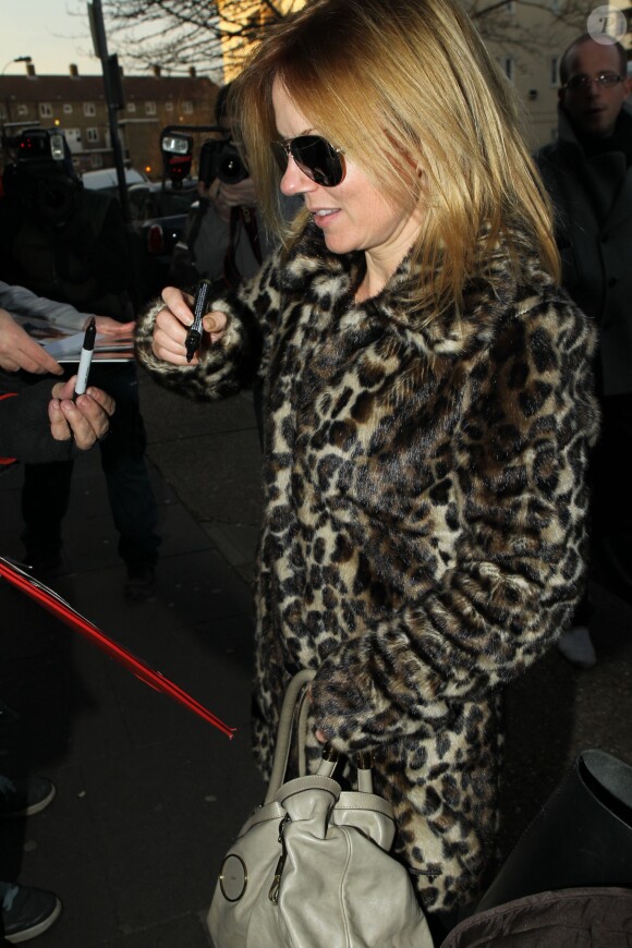 Geri Halliwell arrive sur le plateau de l'émission "Celebrity juice" à Londres. Le 27 février 2013.