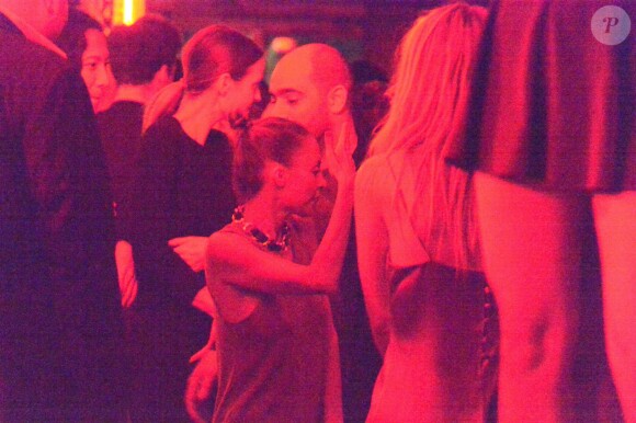 Exclusif - Nicole Richie est venue fêter l'anniversaire d'une amie à Paris. Après un dîner à la Maison de la Truffe, la troupe est allée s'amuser au club Titty Twister. Plus tôt dans la journee, Nicole Richie s'était rendue à Versailles pour visiter le célèbre château. Le 15 novembre 2013.