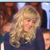 Enora Malagré, midinette sexy, parle de sa relation avec son amoureux l'acteur Gianni Giardinelli dans Touche pas à mon poste le lundi 18 novembre 2013 sur D8